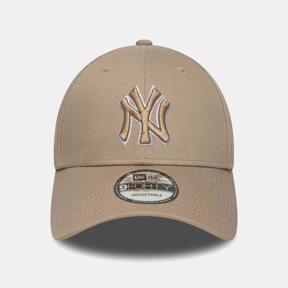New Era MLB Yankees 9FORTY Outline Cap - Style and Comfort - Image 1