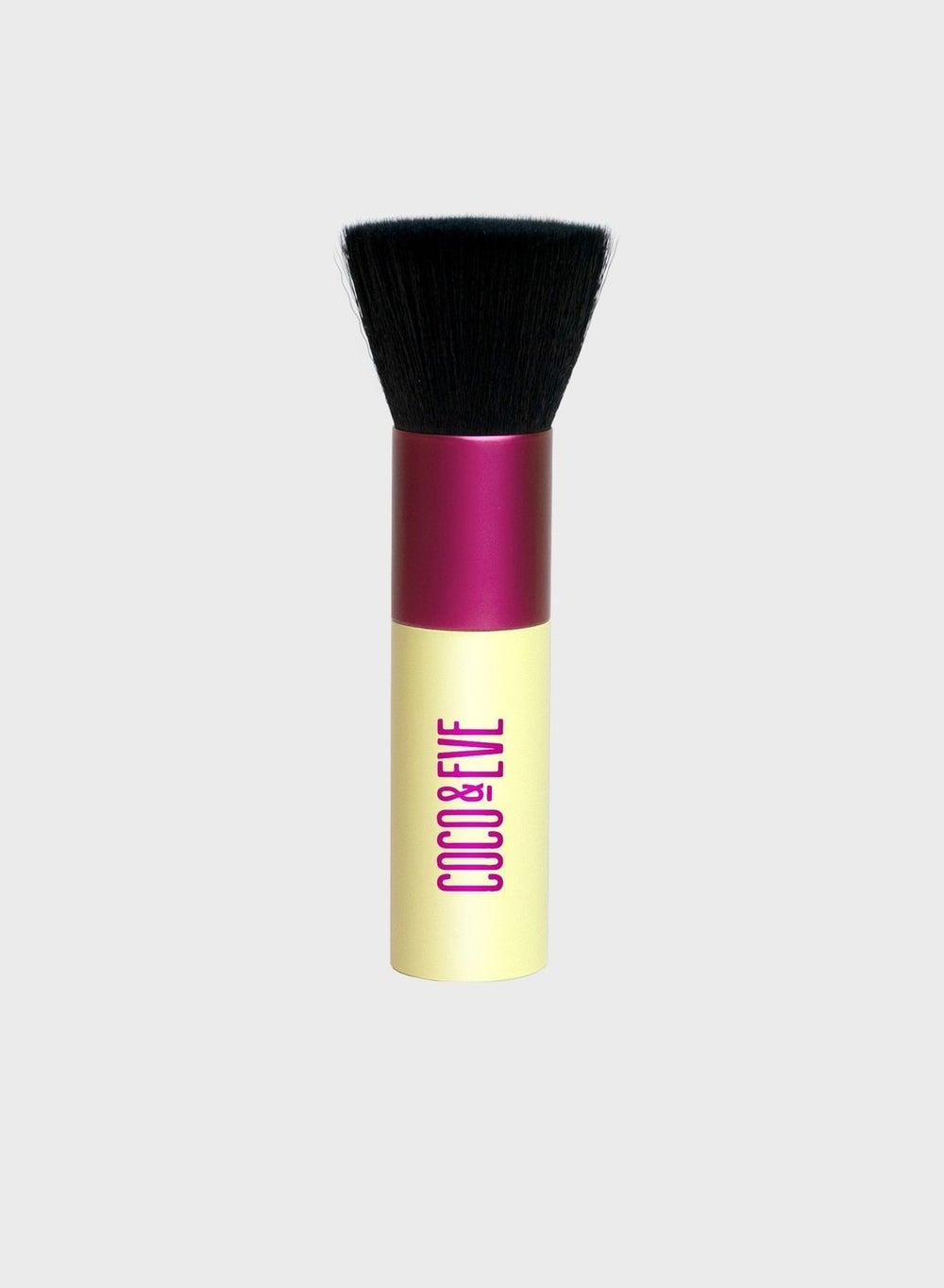 Deluxe Vegan Kabuki Brush for Flawless Tanning - Image 1