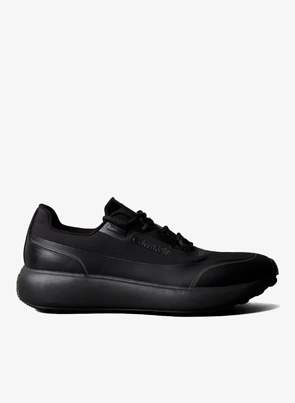 Sleek RUNNER LACEUP Low-Top Sneakers in Black - Image 1