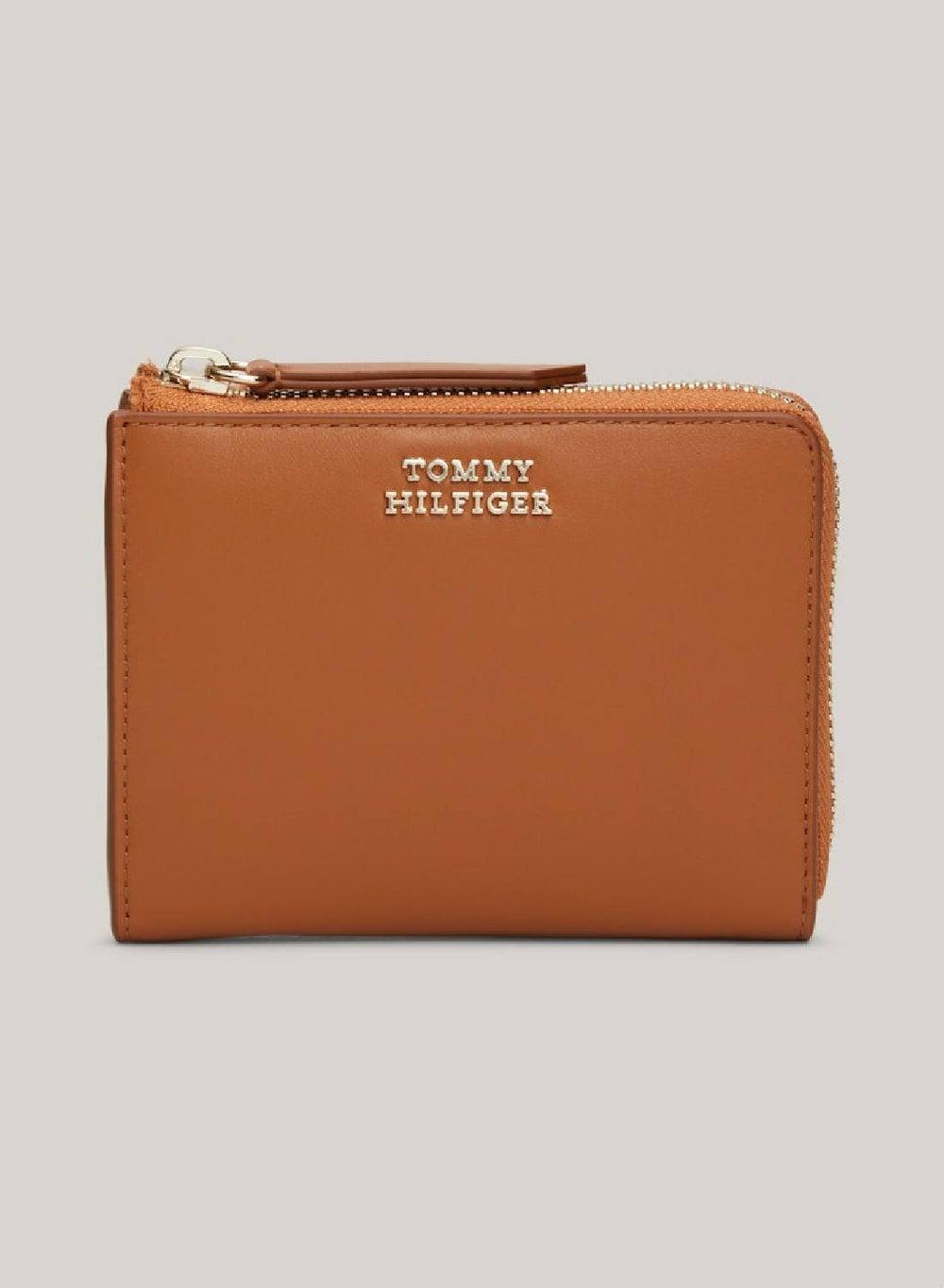 TOMMY HILFIGER Elegant Tan Leather Zip-Around Wallet - Image 1