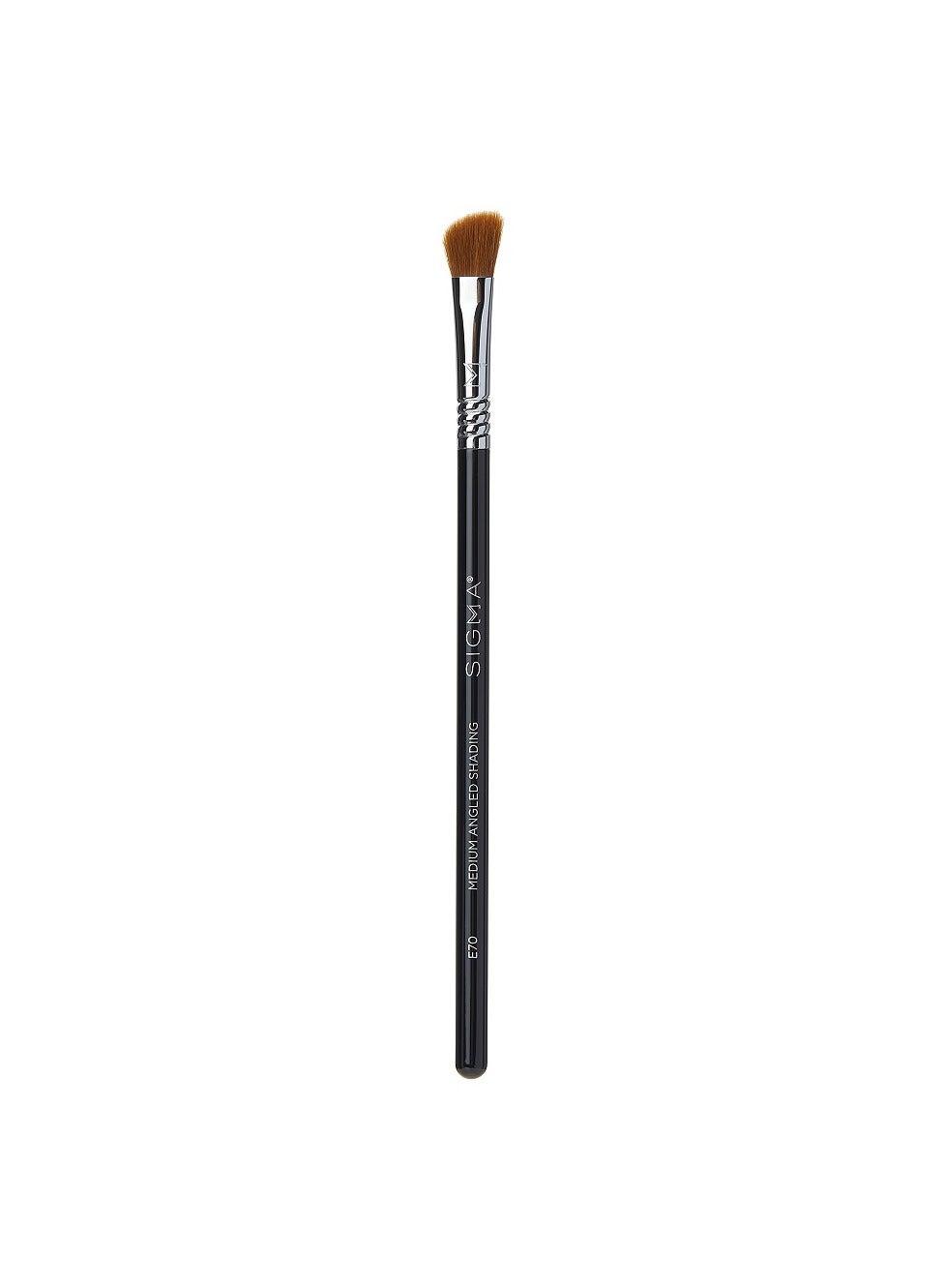 E70 - Flawless Precision Angled Eye Brush - Image 1