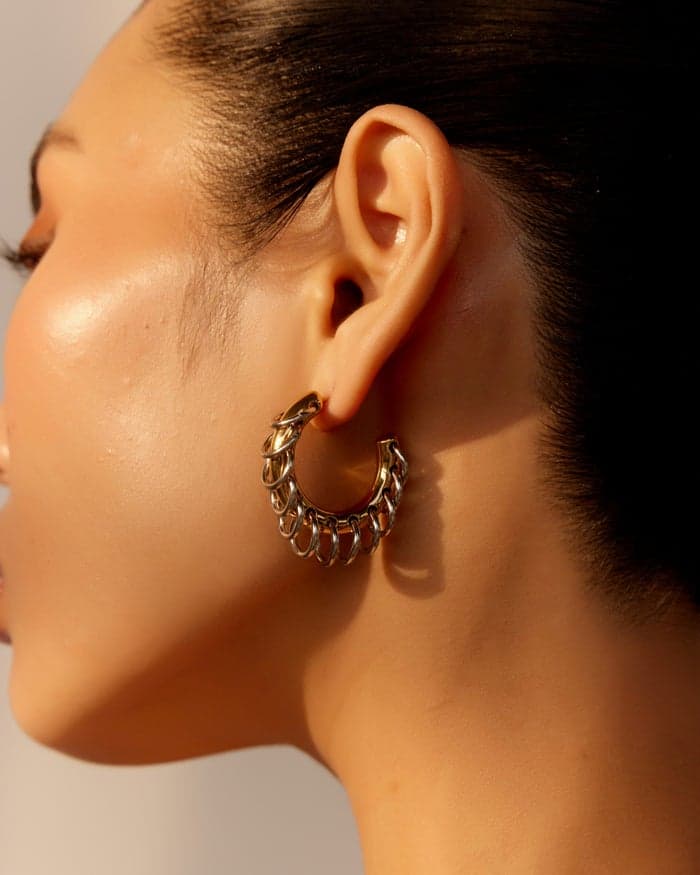 Noya Stella Circle Hoop Earrings - 18K Gold Elegance - Image 1