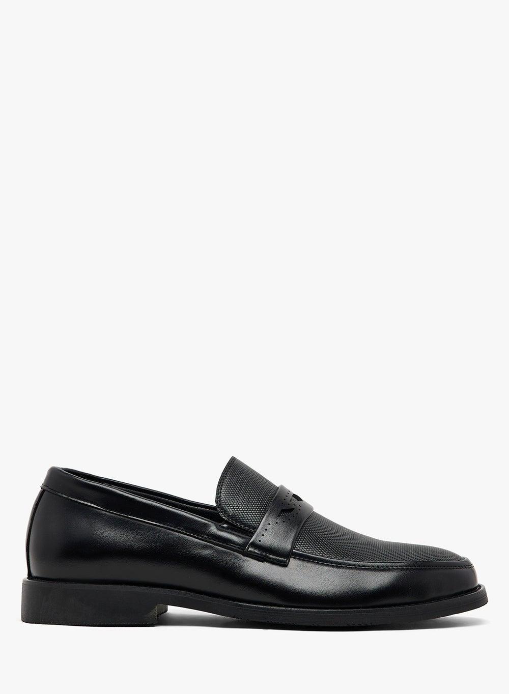 D6195 Elegant Black Textured Loafers for Discerning Gentlemen - Image 1