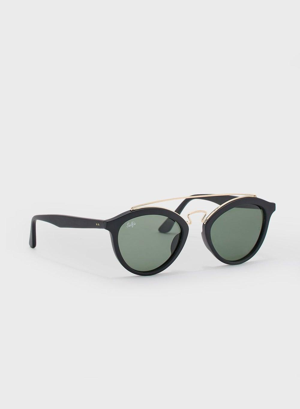 Selfie T-Bar Cateye Sunglasses - Elegance for Every Woman - Image 1