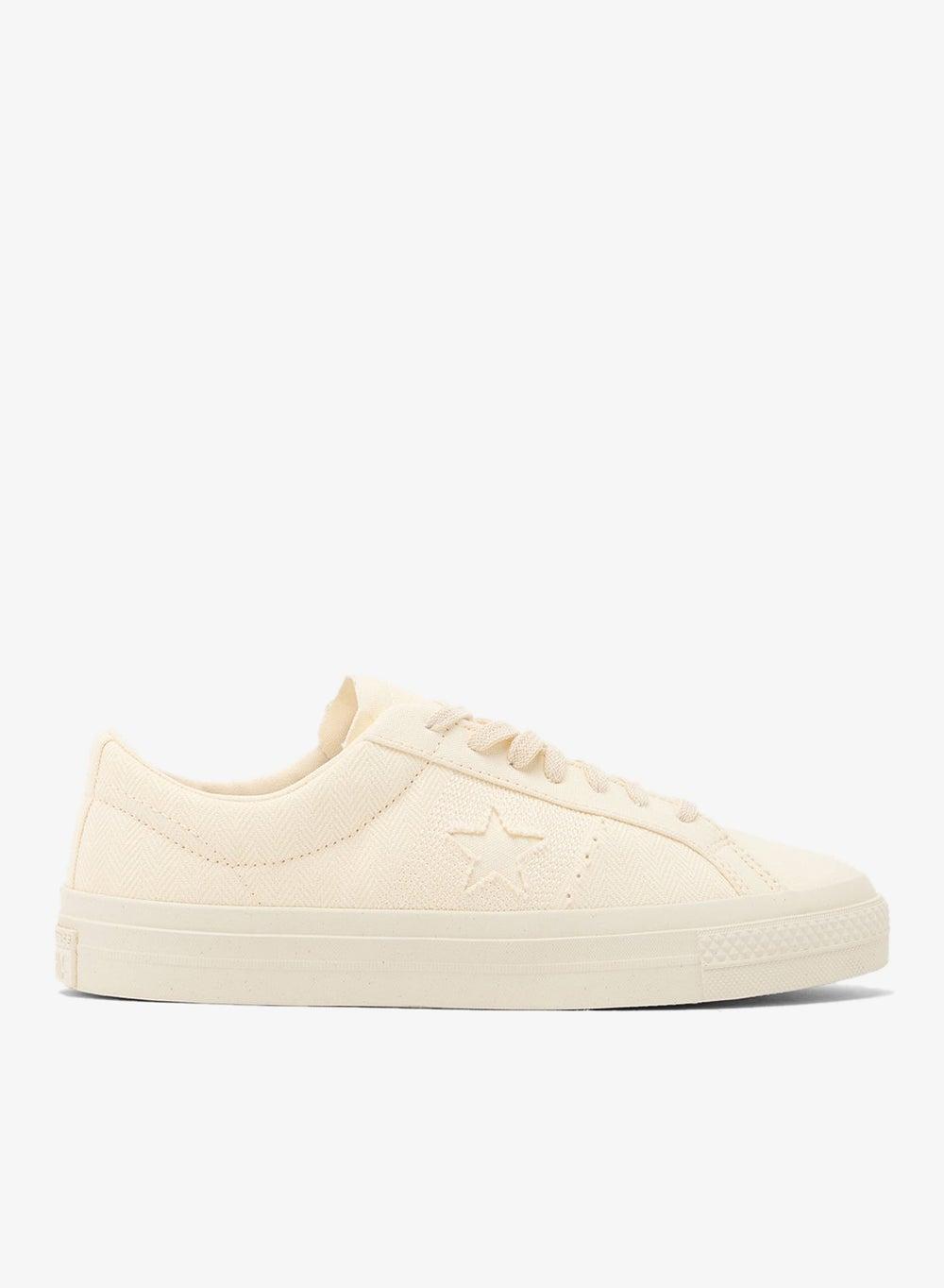 One Star Pro A03663C: Unisex Lifestyle Elegance in White & Yellow - Image 1