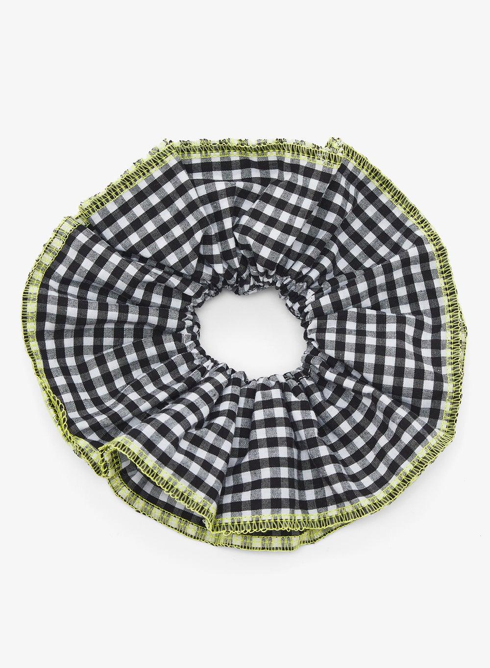 Gingham Ruffle Scrunchie Fq262 – Elegance for Every Strand - Image 1