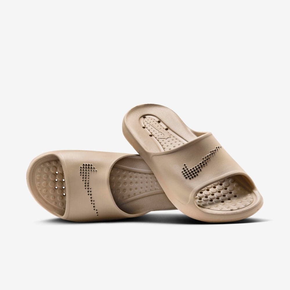 Nike Victori One Men's Shower Slide: Ultimate Post-Game Comfort - Image 1