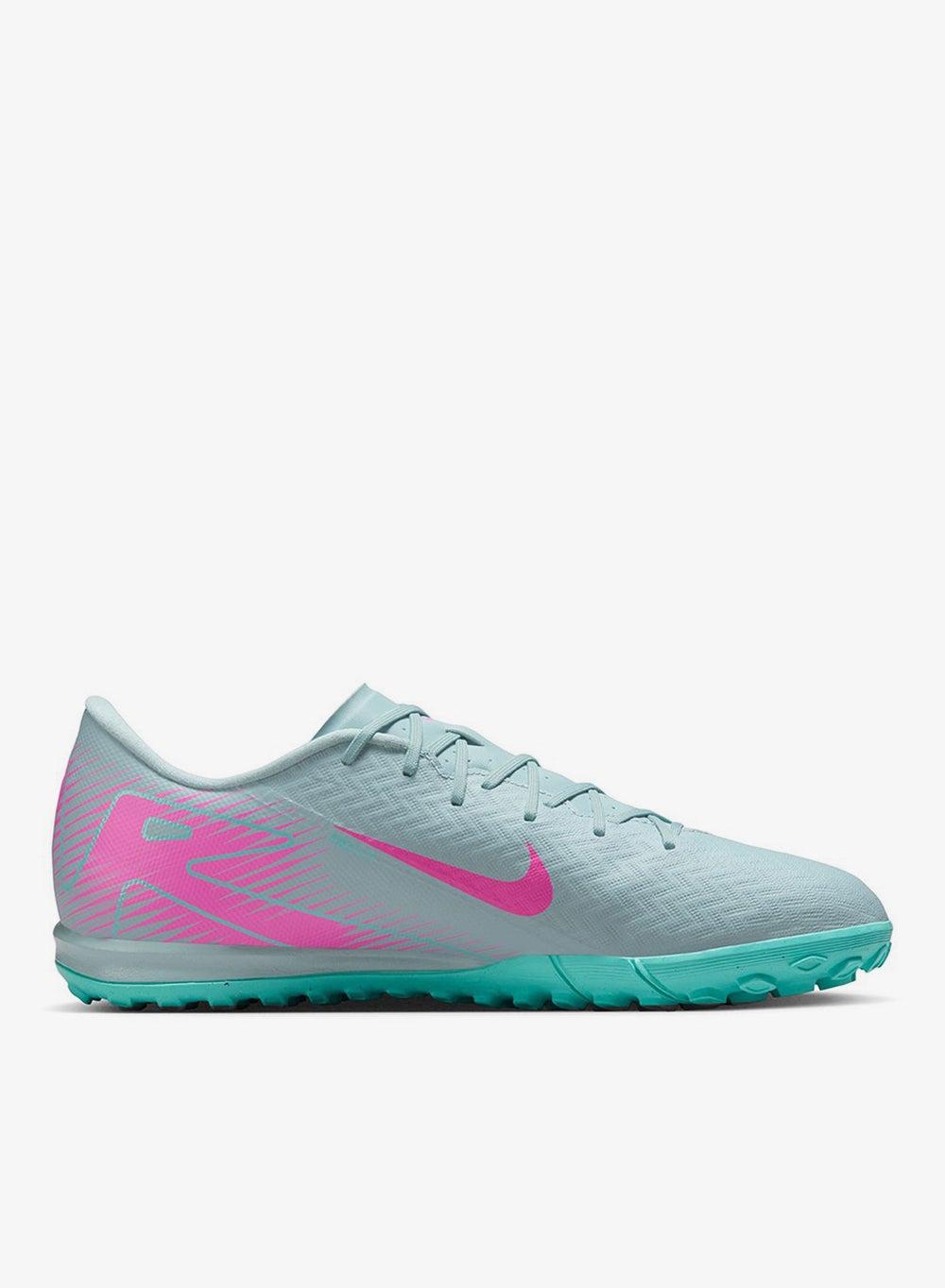 Zoom Vapor 16 Academy TF: Elegance Meets Agility - Image 1