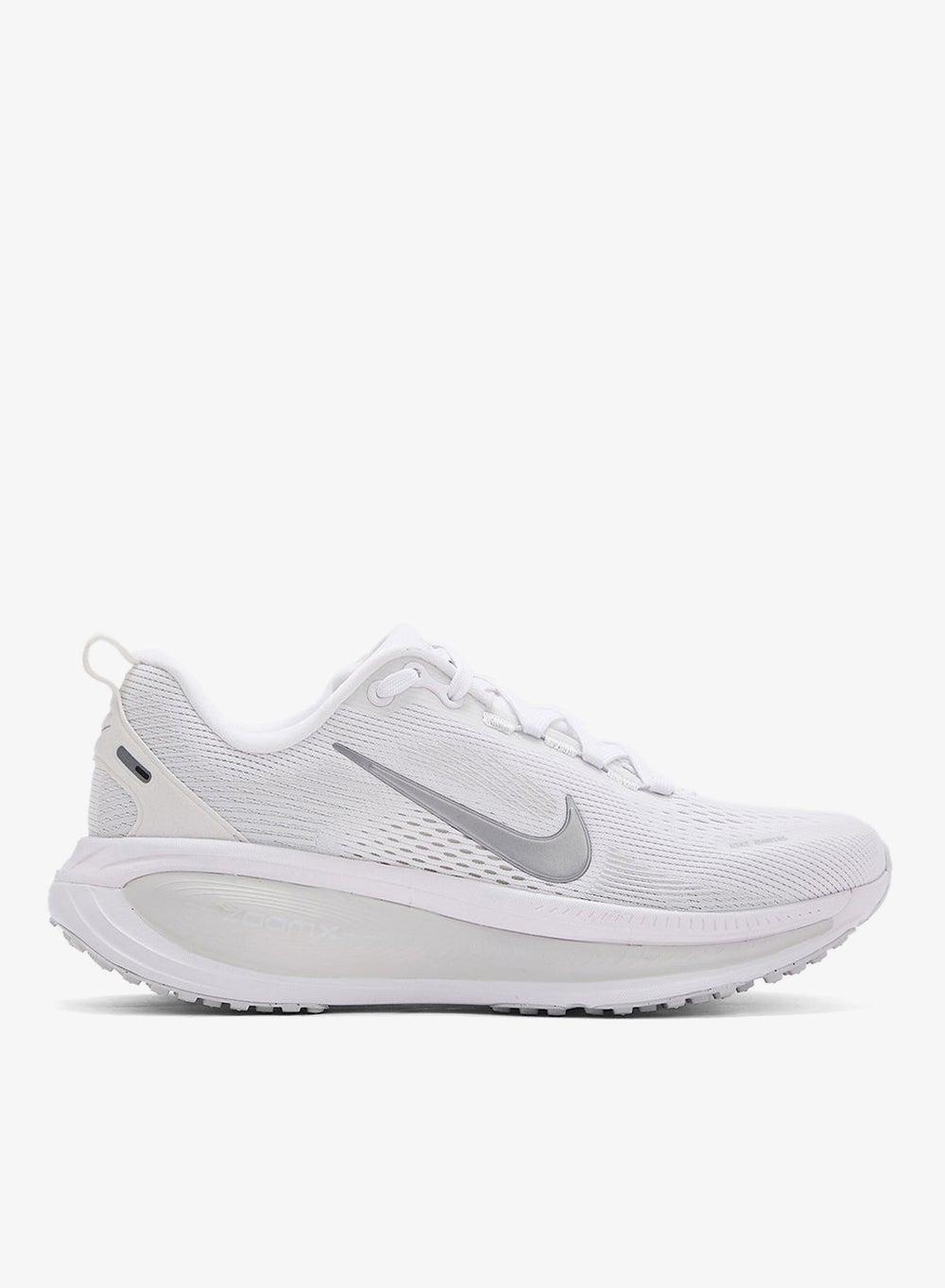 Nike Vomero 18 Low Top: Elegance in Every Stride - Image 1