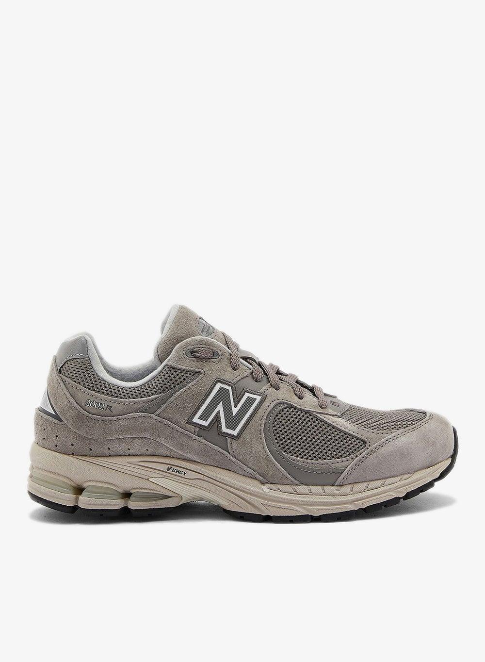 2002 Sneakers Ml2002Rcd: Lifestyle Comfort Meets Athletic Elegance - Image 1