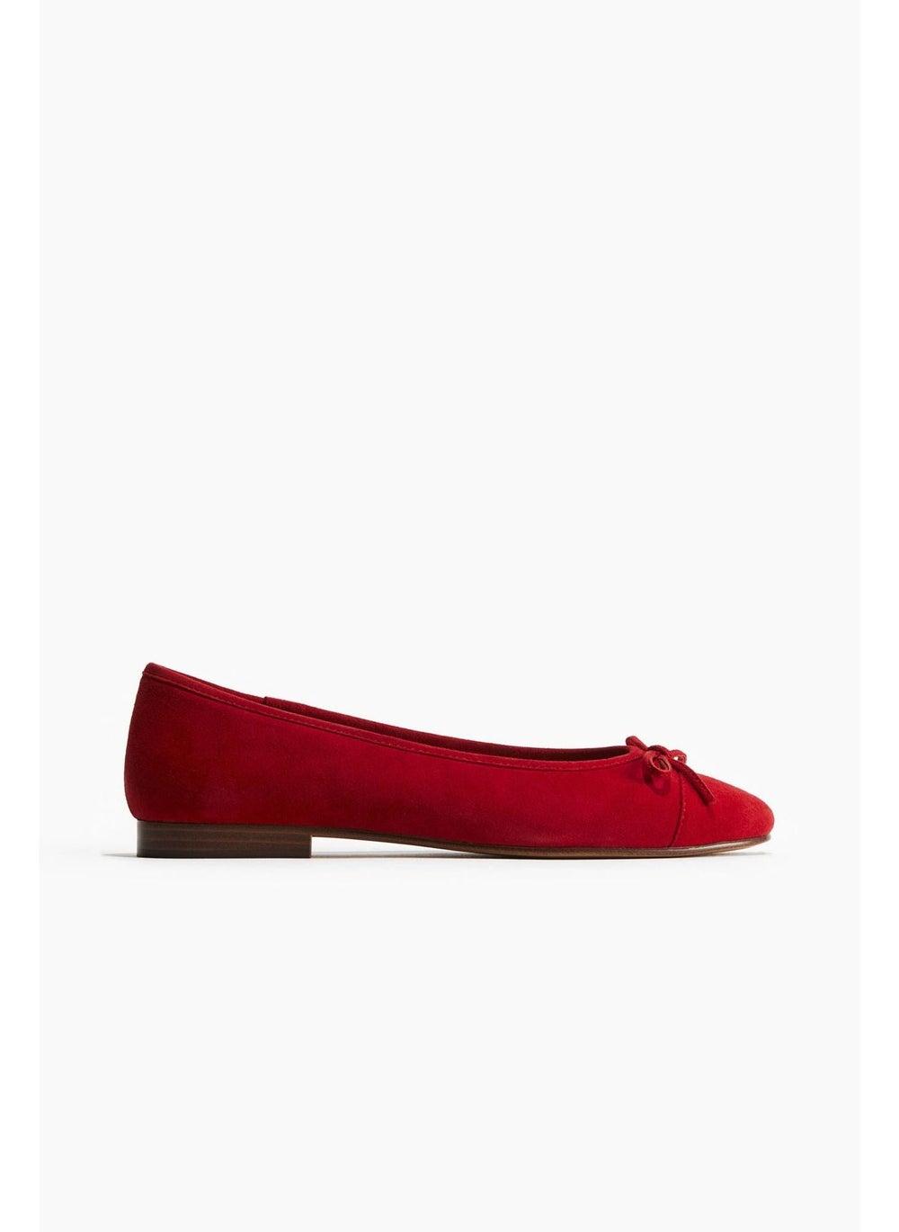 Elegant Red Medium Leather Ballet Pumps with Bow Detail - Image 1