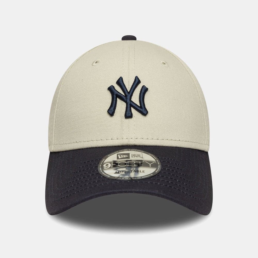 New Era Men's 9Forty MLB Yankees Cap - Classic Sports Elegance - Image 1
