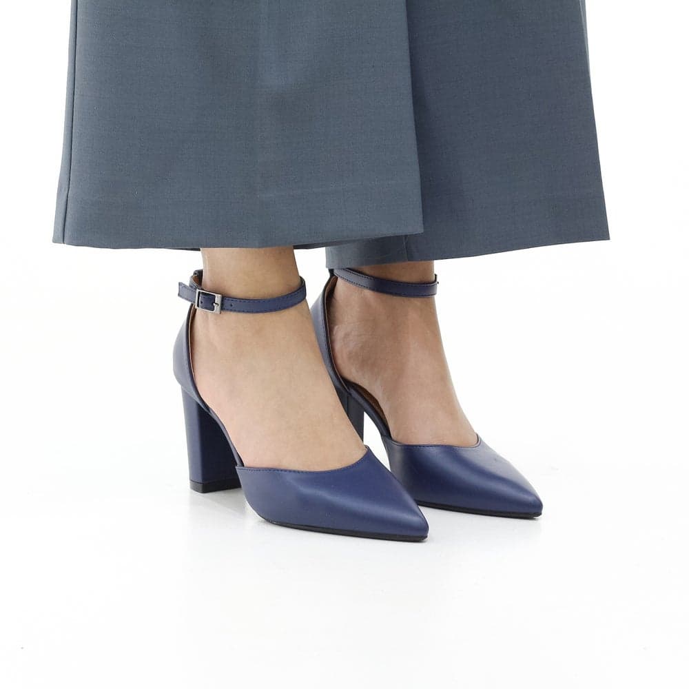 Elegant MISSY NAVY HEEL – Classic Feminine Pumps - Image 1