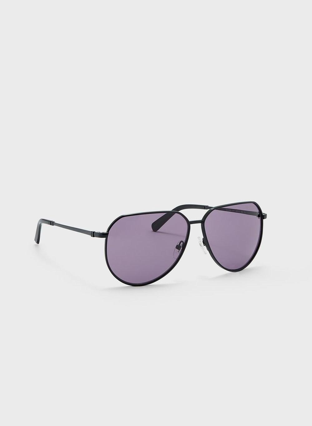 GUESS Gradient Aviator Sunglasses - Timeless Elegance for Women - Image 1