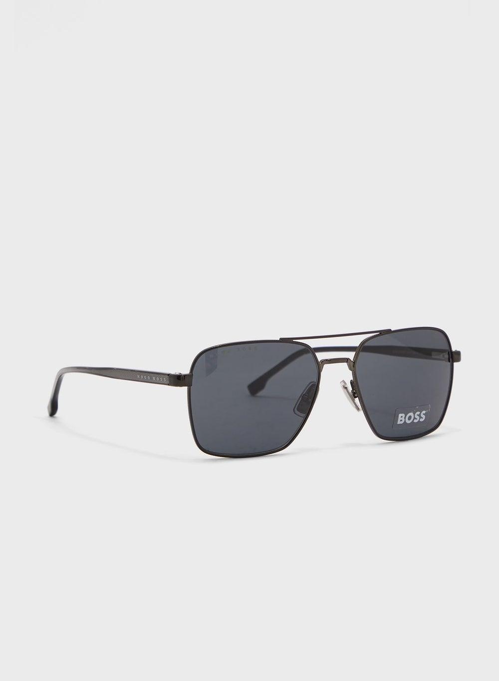 BOSS Wayfarers 1045/s/IT: Timeless Elegance in Sunglasses - Image 1