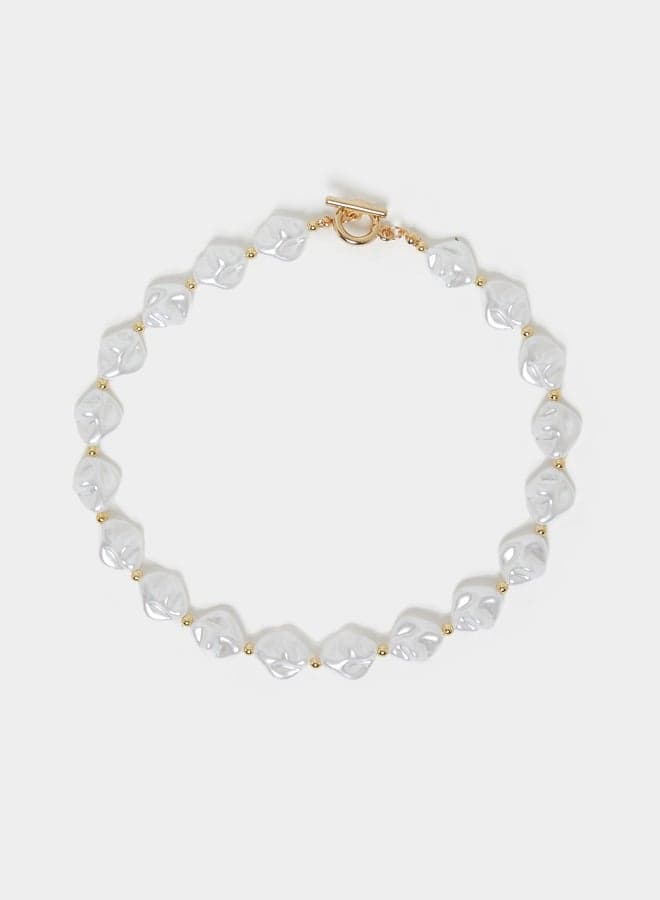 Styli Chic Faux Pearl Necklace for the Elegant Woman - Image 1