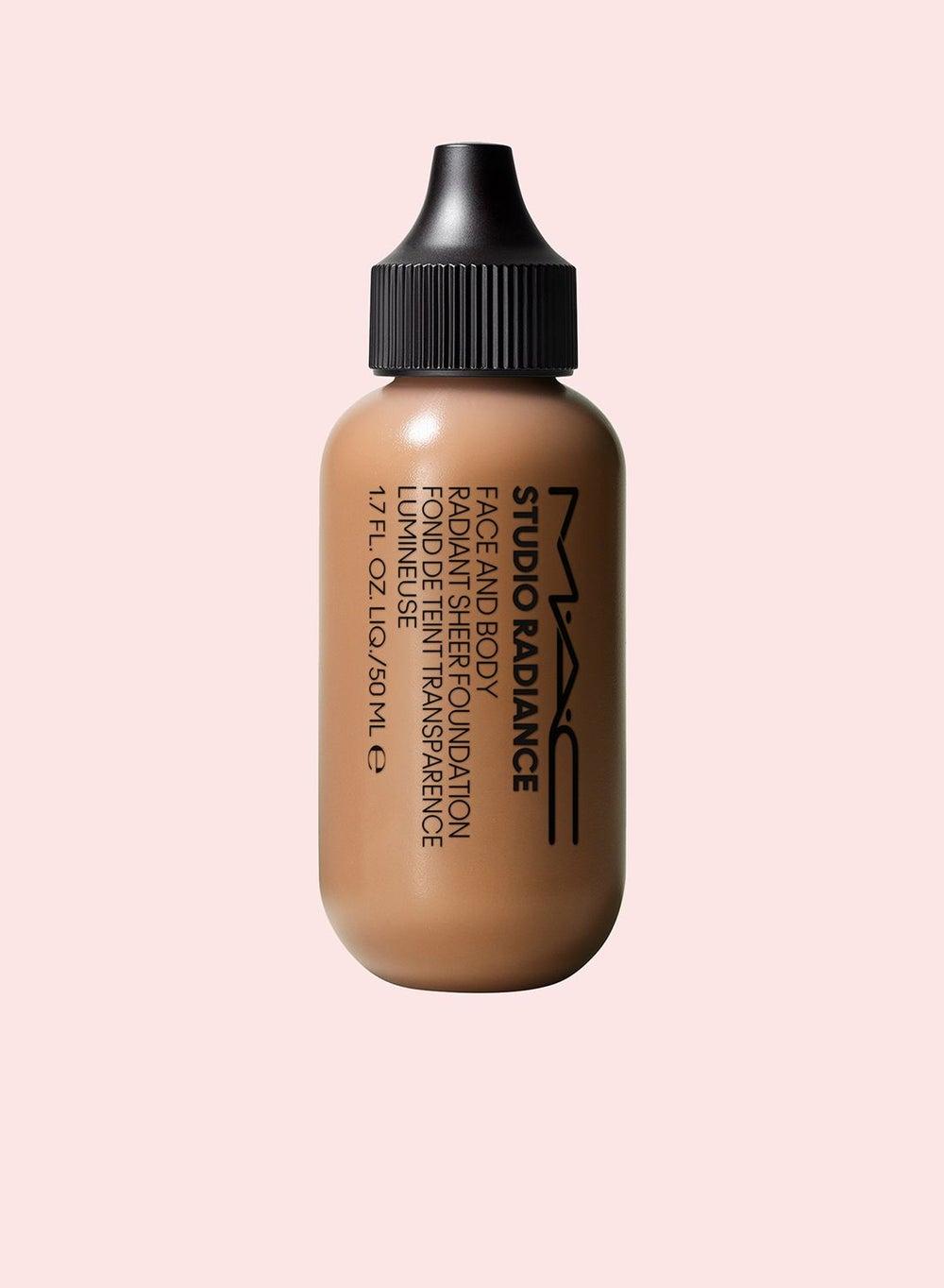 Studio Glow Sheer Foundation N5 - Radiant Coverage - Image 1