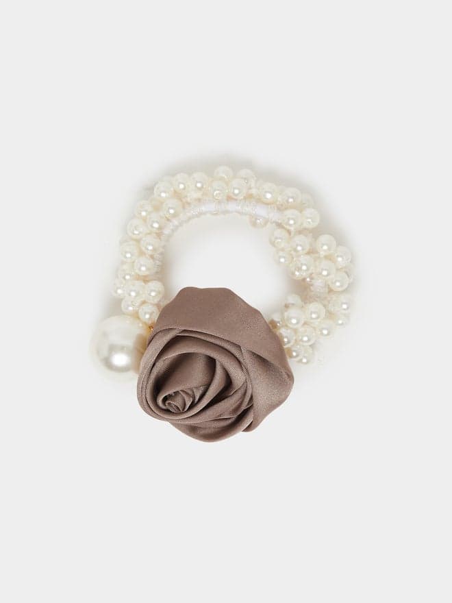 Elegant Faux Pearl Hair Tie with Floral Accents - Image 1