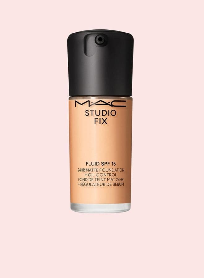 Studio Fix Fluid SPF 15 Matte Foundation - NC18 - Image 1