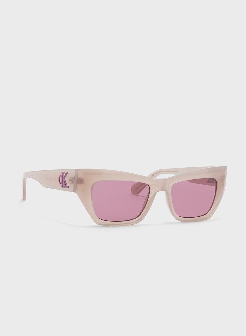 Calvin Klein Jeans Butterfly Sunglasses: Timeless Elegance - Image 1
