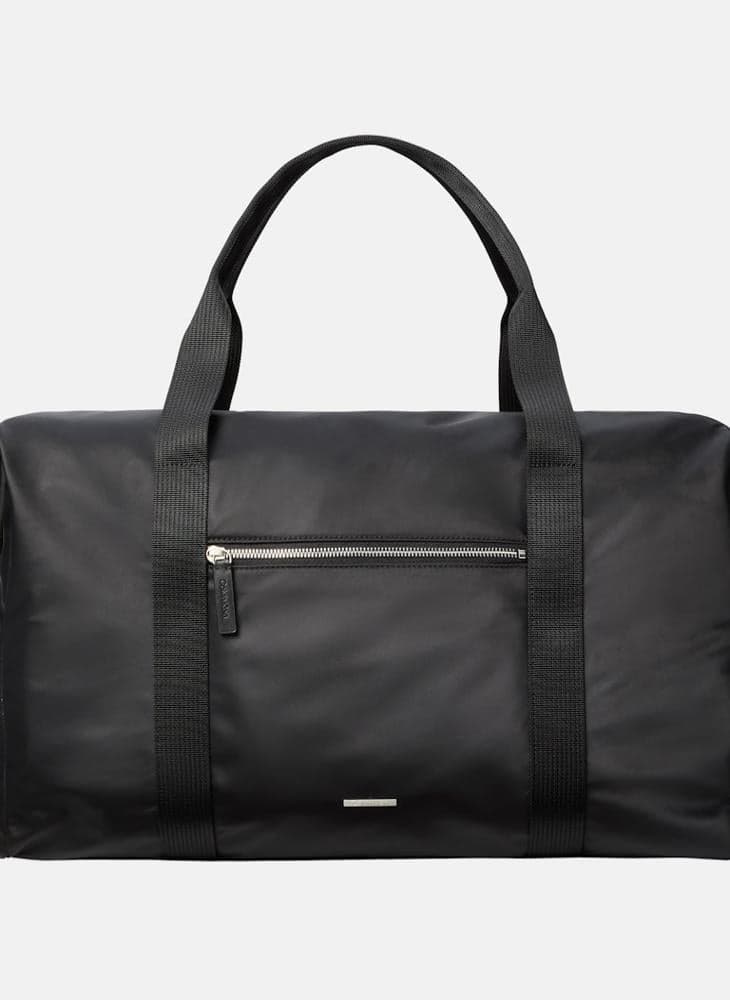 CALVIN KLEIN Elite Weekender: Sleek Men's Travel Bag - Image 1