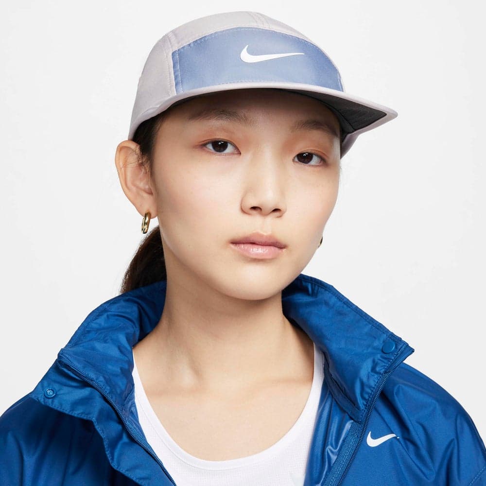 Nike Dri-FIT Fly Swoosh Cap: Style Meets Functionality - Image 1