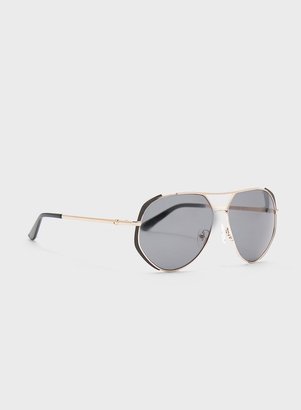 GUESS GU0021902A59 Chic Oversized Women's Sunglasses - Image 1