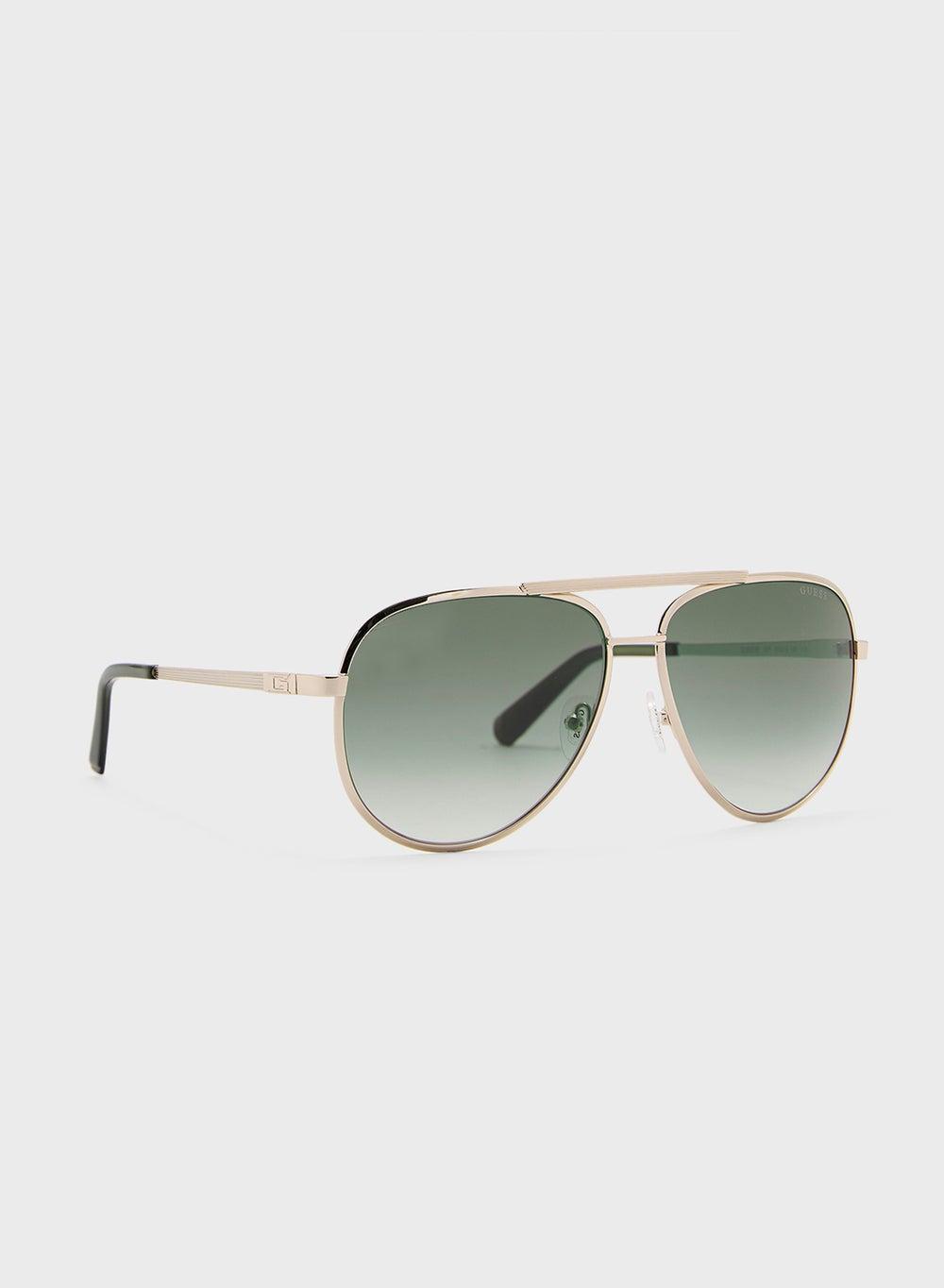 GUESS Aviator Sunglasses: Sleek Metal Frames for Men - Image 1