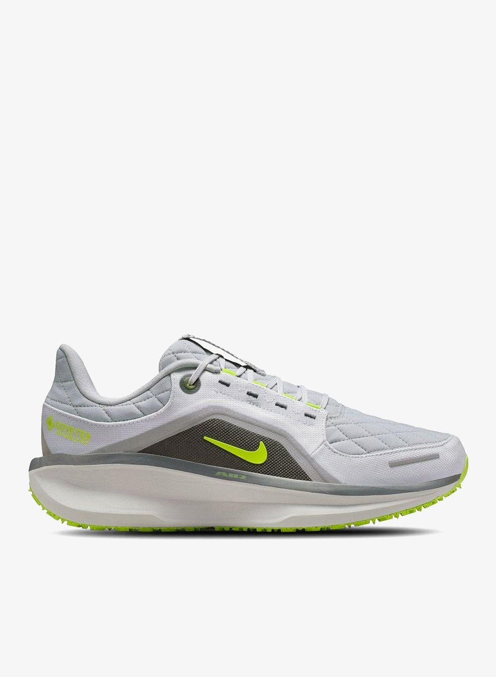 Men's Winflo 11 GORE-TEX All-Weather Running Shoes - Image 1