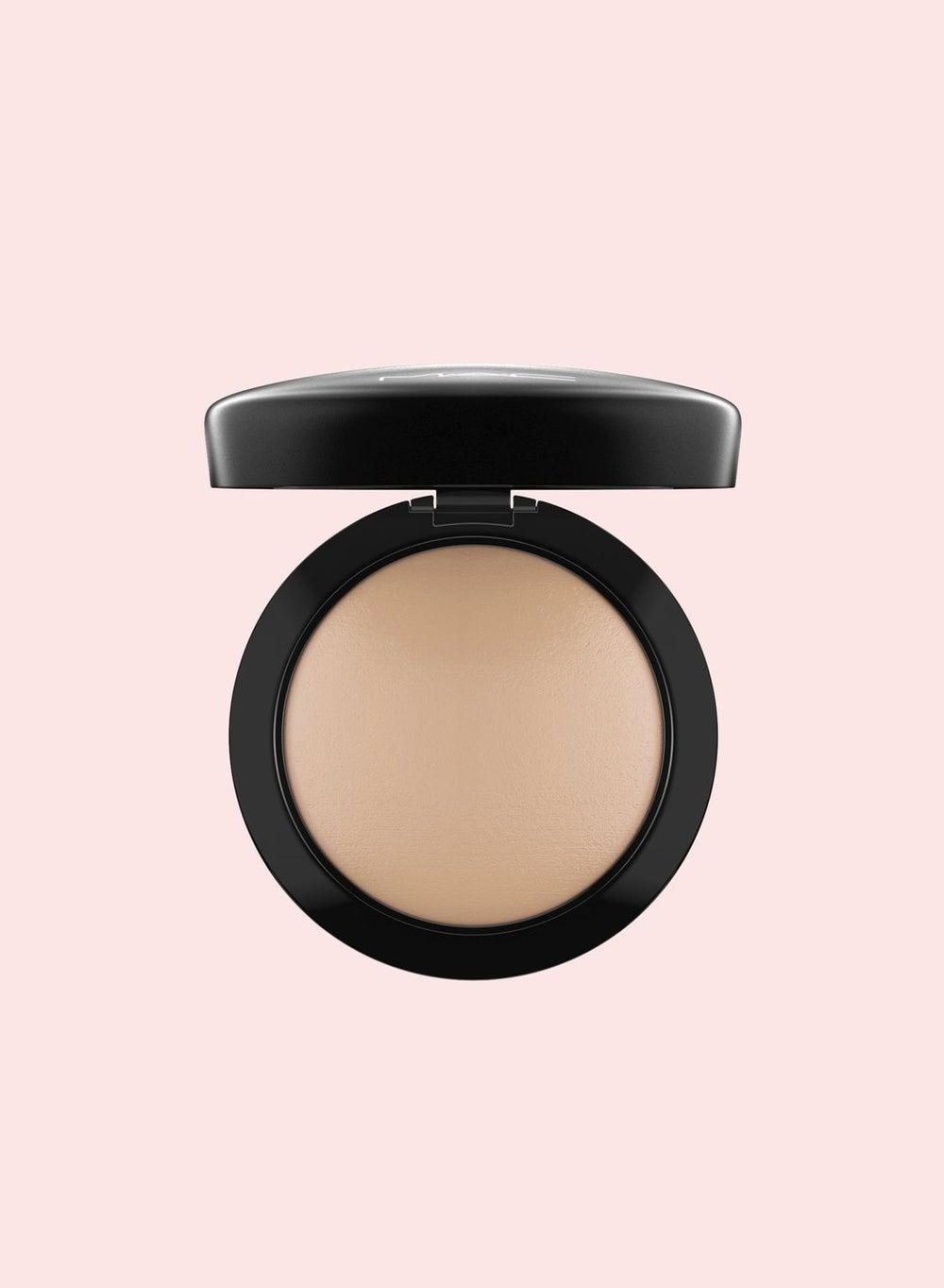 Mineralize Skinfinish Natural Medium Dark - Luxe Radiance - Image 1