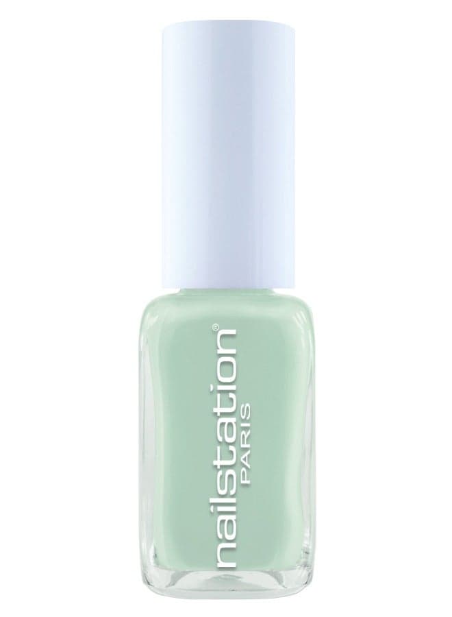 Glossy Mela Verde Nail Polish: Radiant & Long-Lasting - Image 1