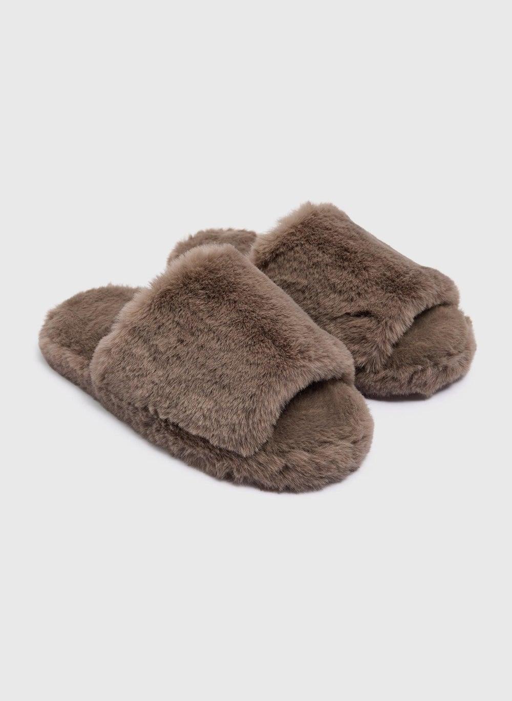Luxurious Grey Faux Fur Slide Slippers for Indoor Comfort - Image 1