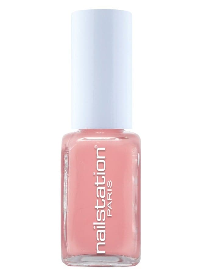 Elegant Opaque Glossy Nail Polish in Vibrant Orange - Image 1