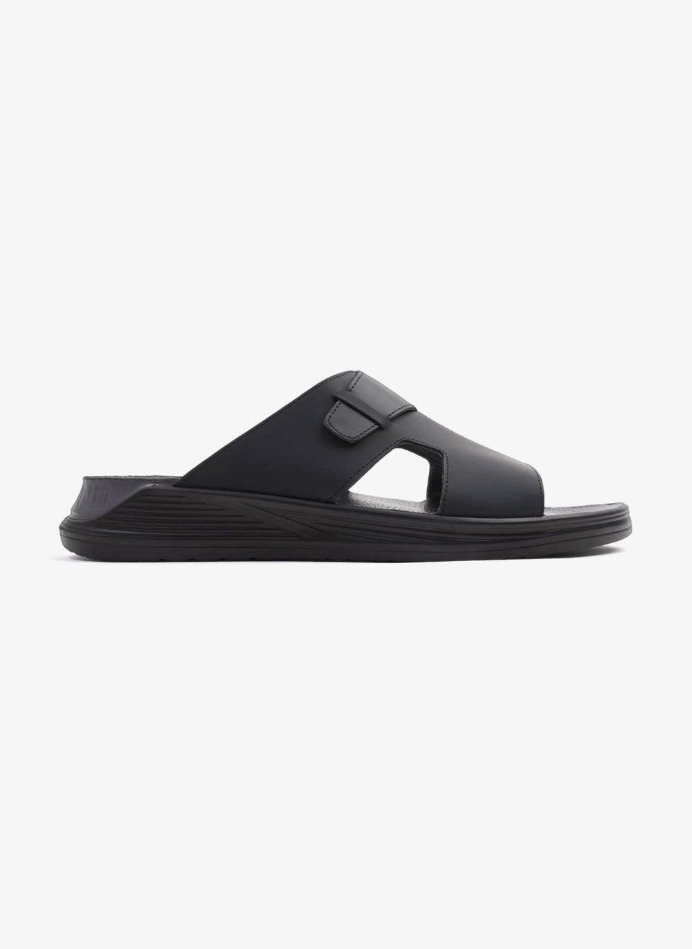 UOMO CAVALIER Classic Arabian Sandals with Elegant Buckle - Image 1