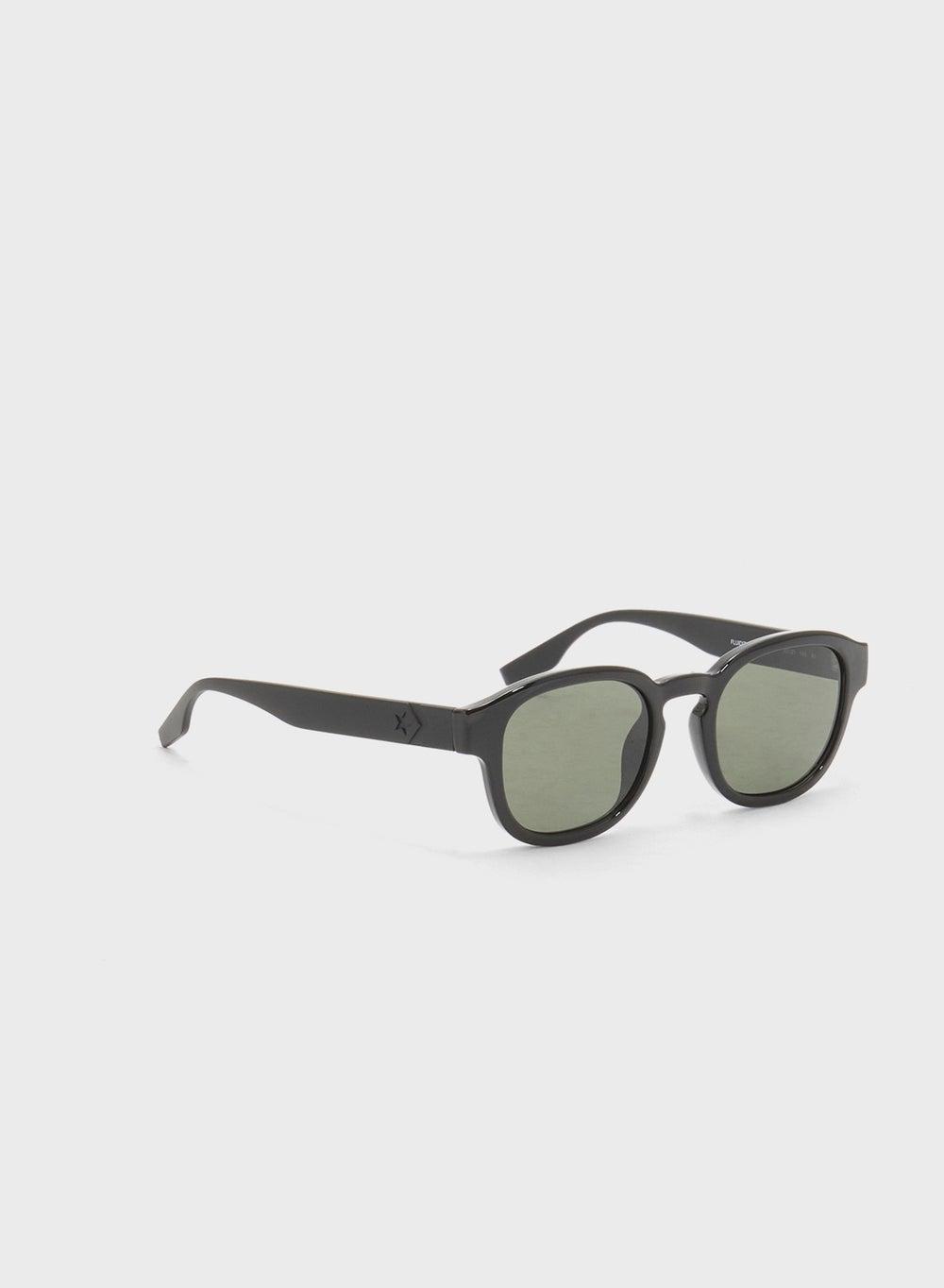 CONVERSE Pentagon: Chic Sunglasses for Modern Women - Image 1
