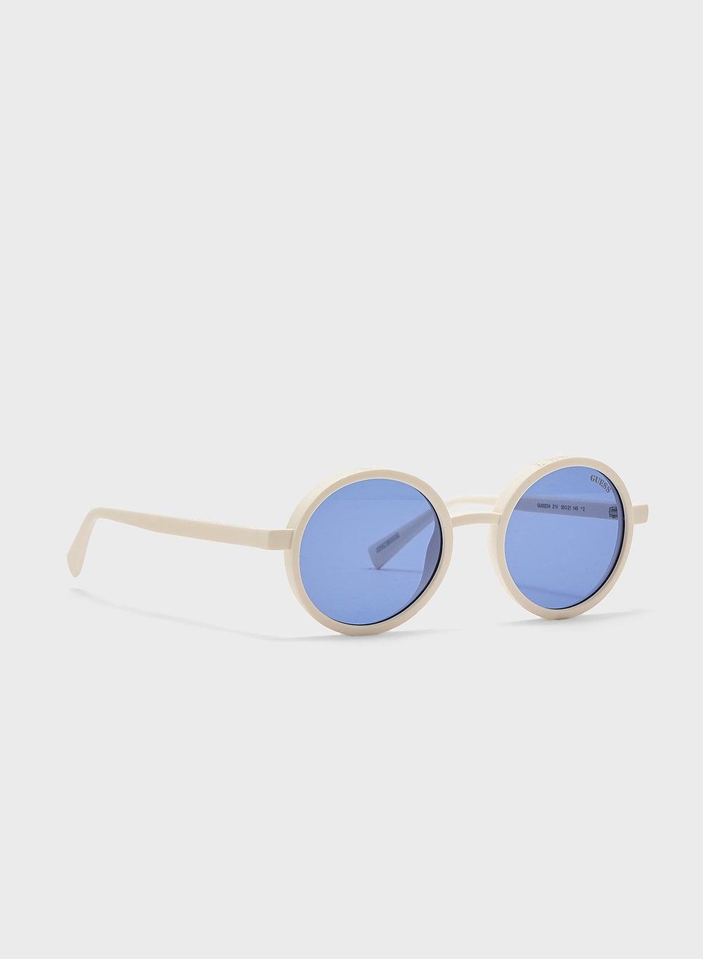 GUESS Round Sunglasses: A Bold Style Statement - Image 1