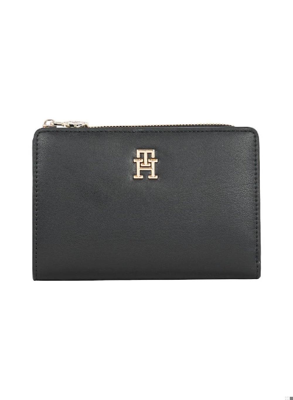 TOMMY HILFIGER TH Distinct Black Slim Wallet for Modern Women - Image 1