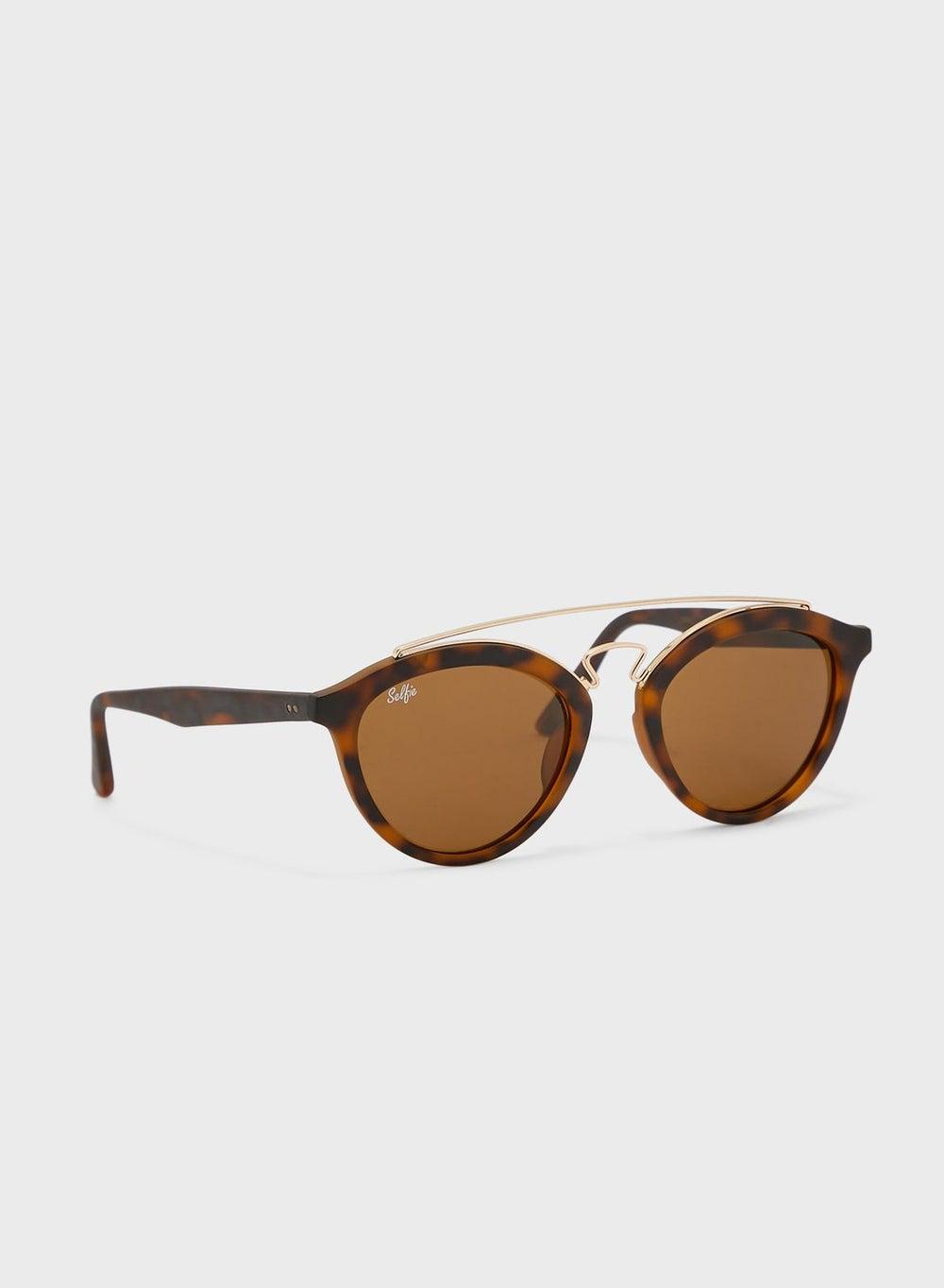 Selfie Classic Cat Eye Sunglasses for Chic Style - Image 1