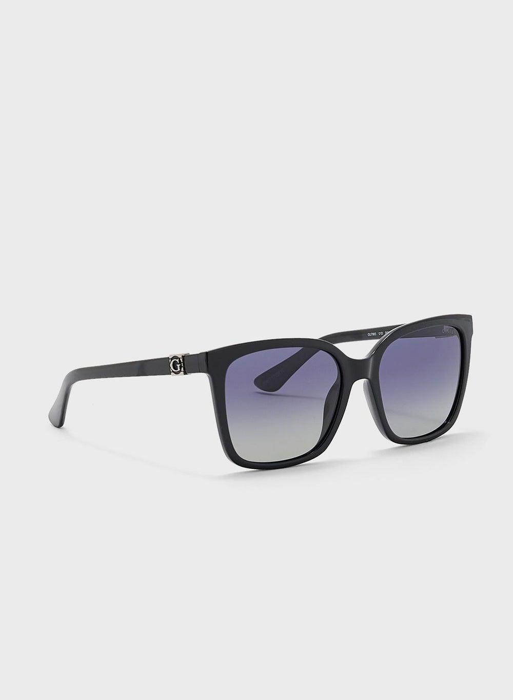 GUESS Wayfarer Sunglasses: Timeless Elegance for Women - Image 1