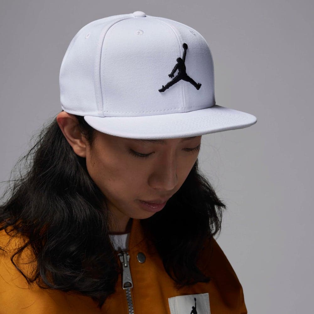 Jordan Jumpman Pro Cap for Men: Stylish Athletic Elegance - Image 1