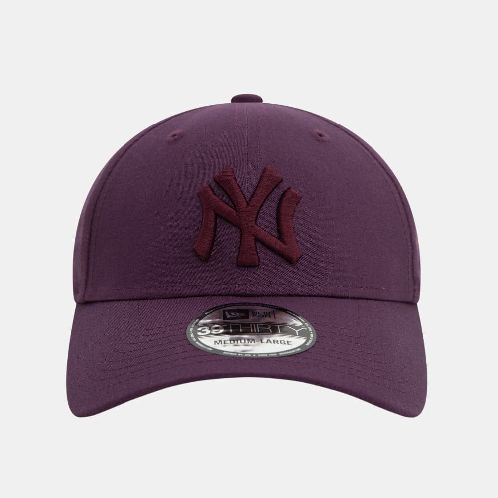 Premium New Era NY Yankees League Essential 39Thirty Cap - Image 1