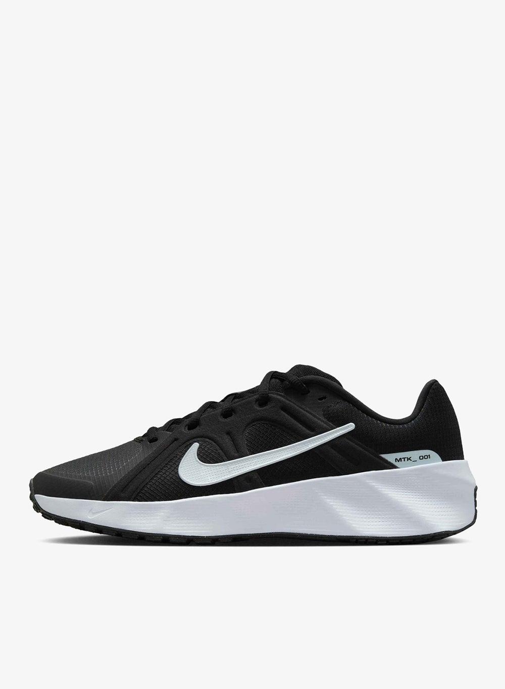 Nike Metro Tek: Sophistication Meets Urban Comfort - Image 1