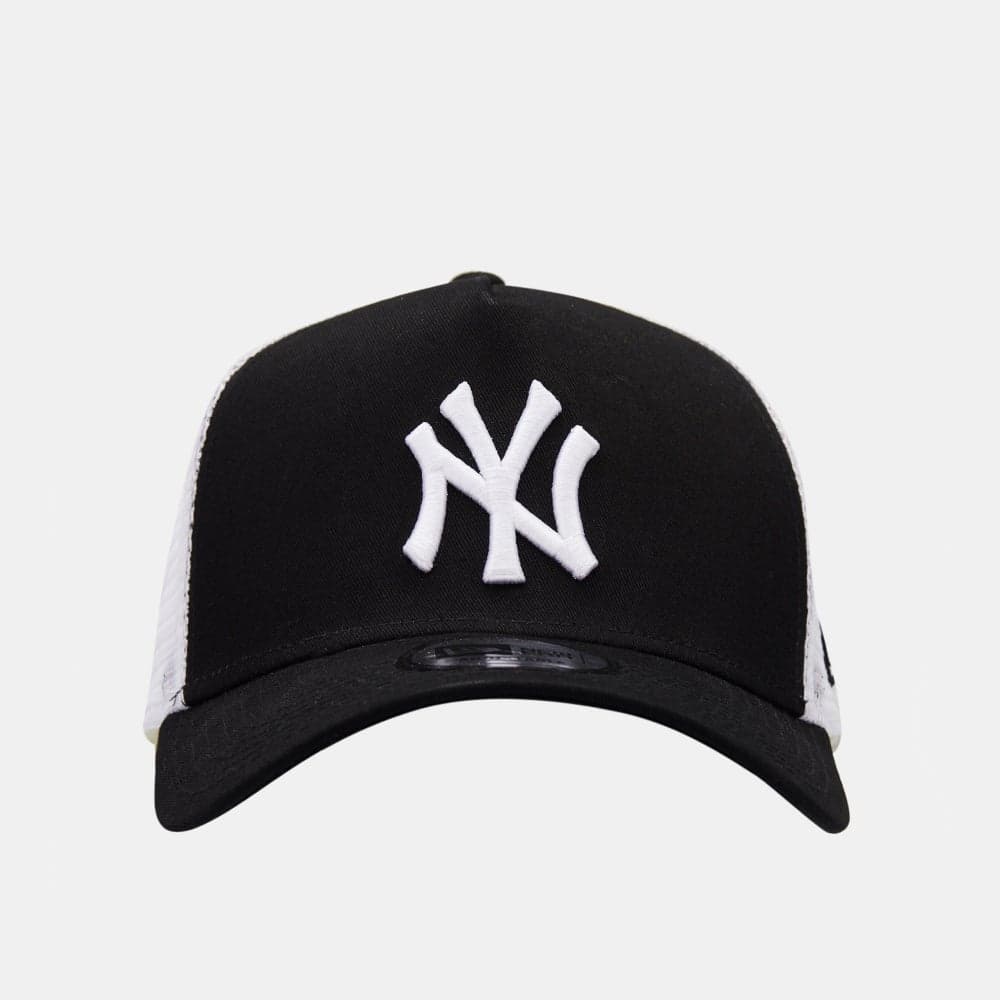 Elegant MLB New York Yankees Clean A-Frame Trucker Cap - Image 1