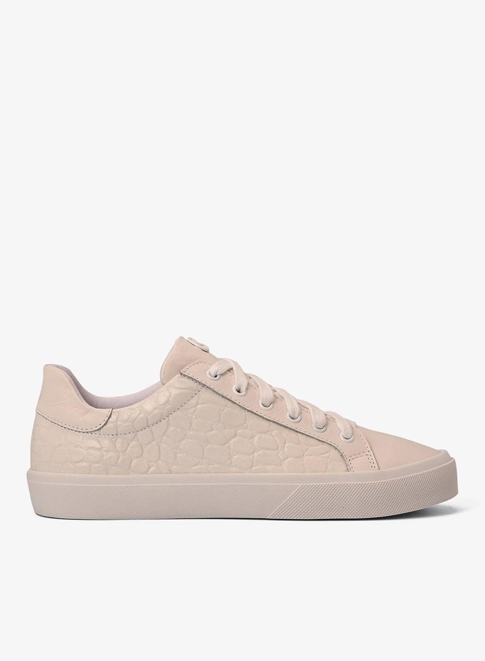 Monocolor Bianco Sneakers: Elegance Meets Comfort - Image 1