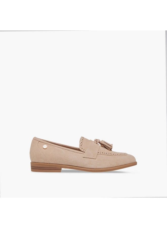 Elegant Beige J42632 Women's Tassel Loafers - Image 1