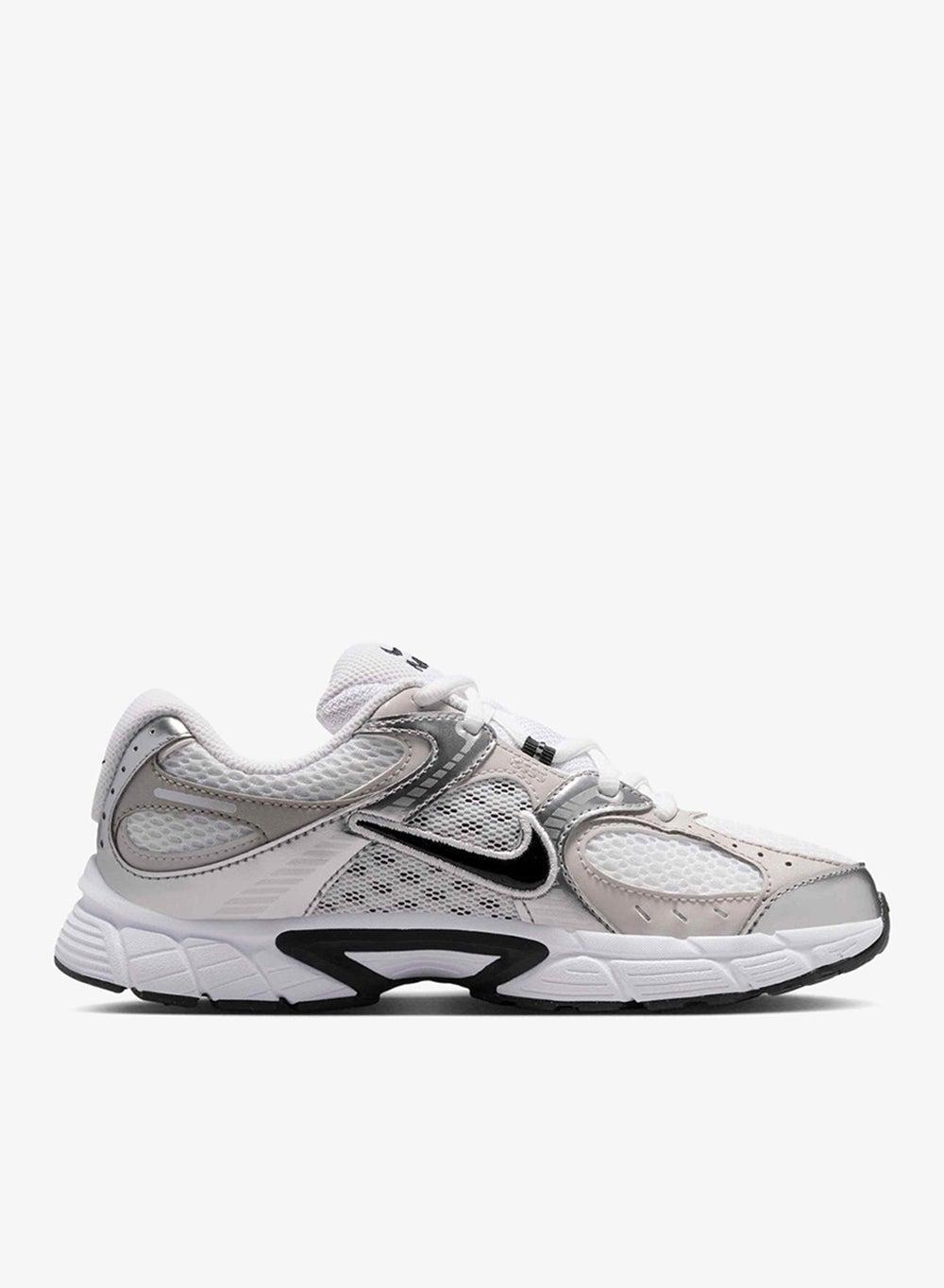 Nike Kids' V5 RNR: Retro Comfort Meets Modern Performance - Image 1