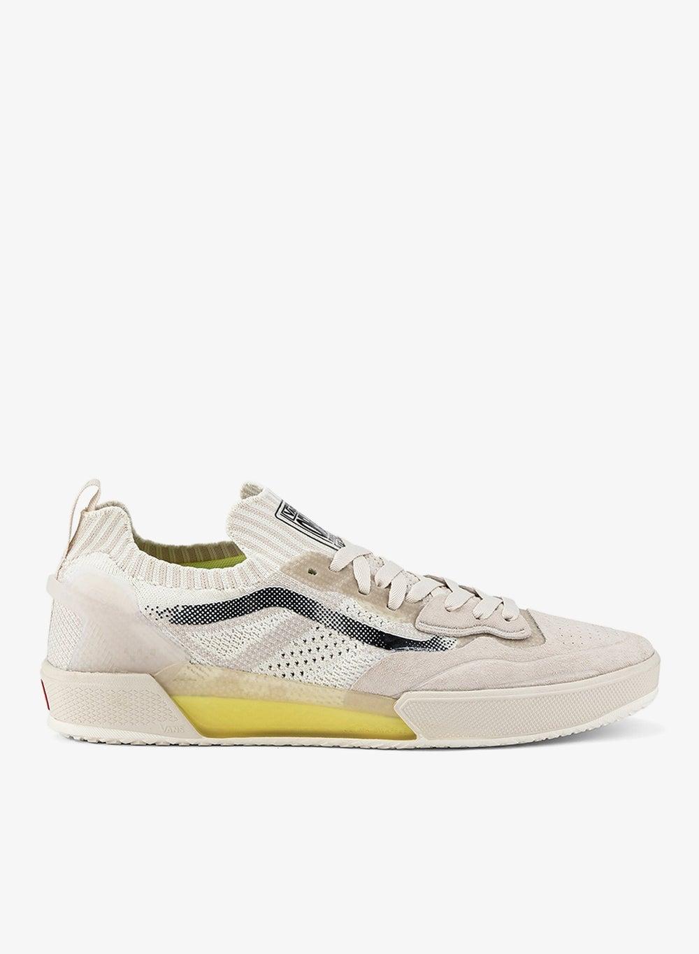 AVE 2.0 Unisex Elegance - Vad1Fcrm Low-Top Sneakers - Image 1