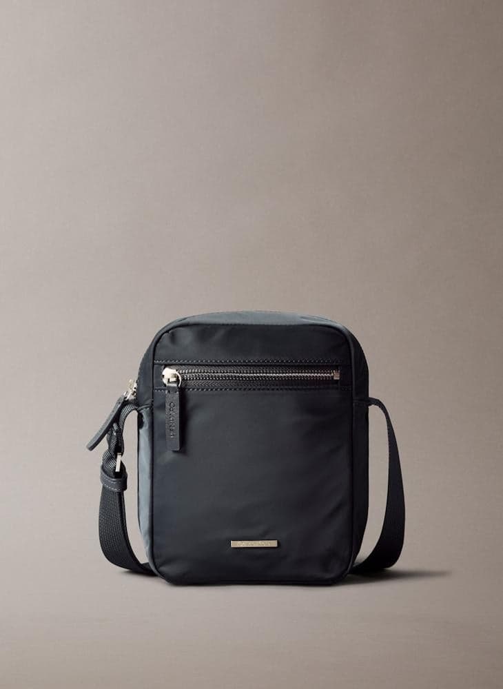 CALVIN KLEIN Signature Casual Reporter Bag for Men - Image 1