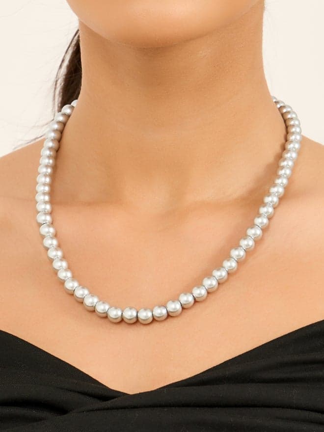 Elegant Styli Faux Pearl Necklace - Perfect for Every Woman - Image 1