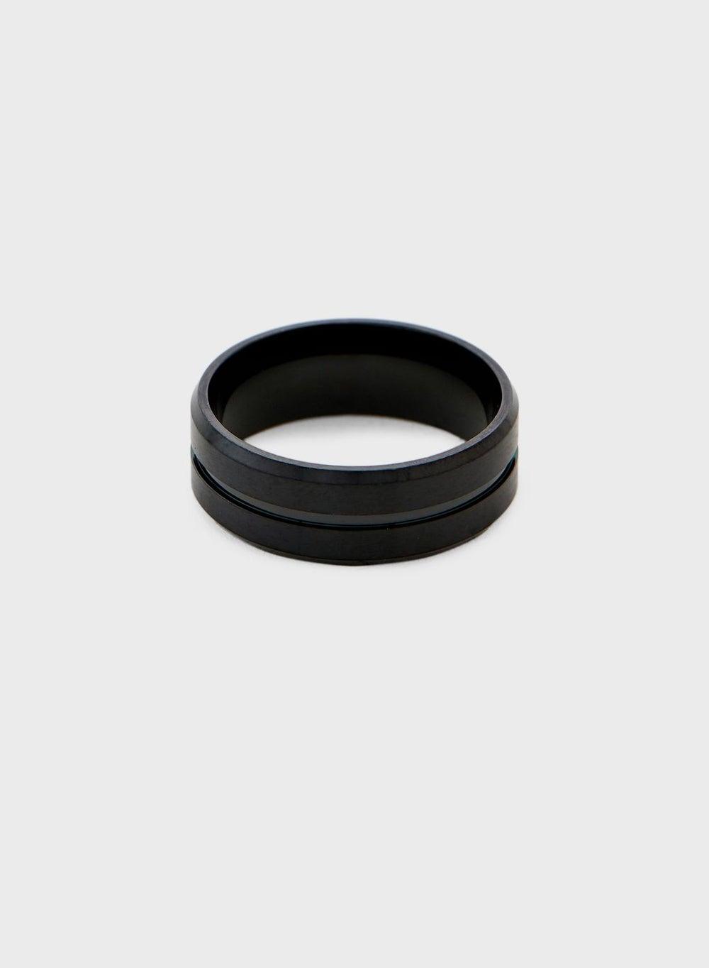 Seventy Five Premium Men's Ring: Durability Meets Style - Image 1